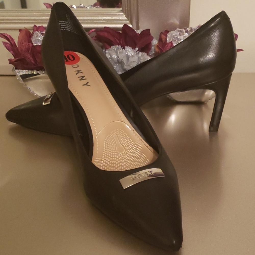 Ladies DKNY shoes